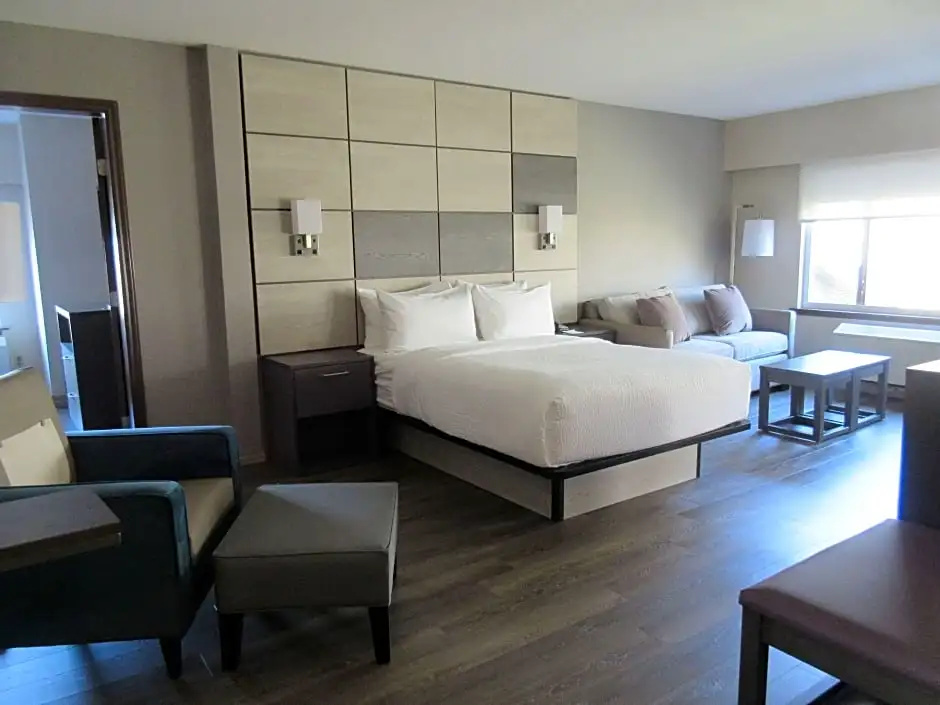 1 Bedroom Quadruple Suite with mountain view