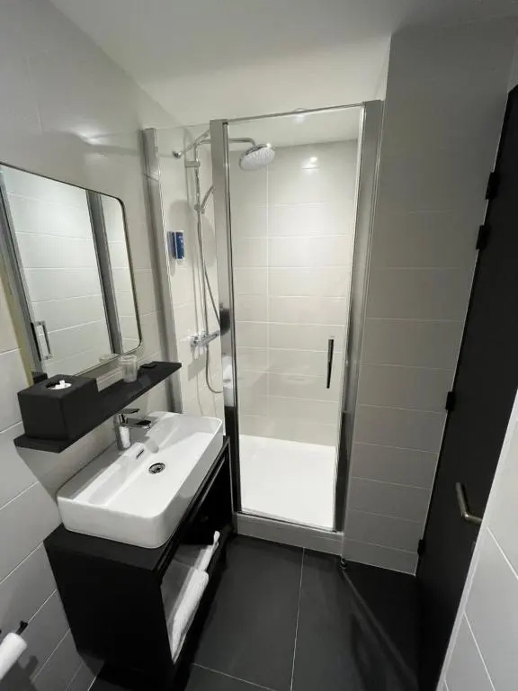 Brit Hotel Les Voyageurs - Chambres