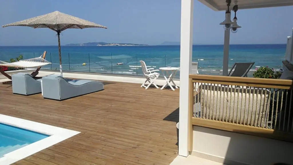 Paralia Luxury Suites - Chambres