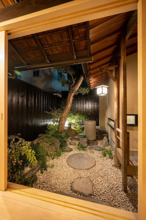 Campton Higashiyama Roku