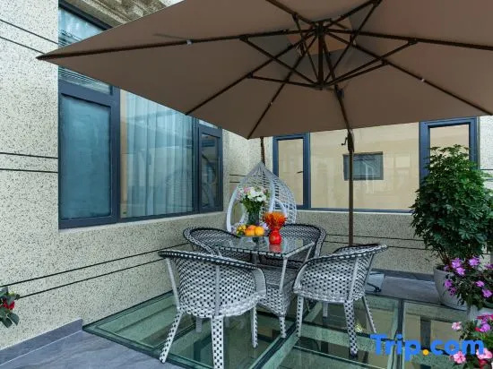 Lanbo Courtyard in Shangri-La