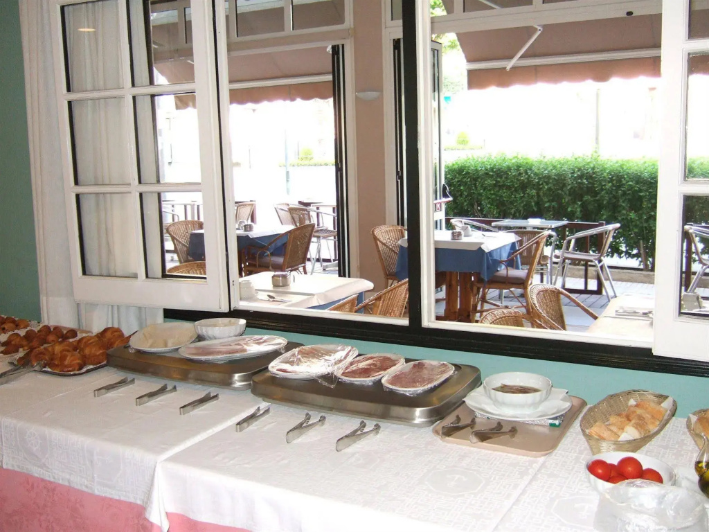 Hotel photo 11