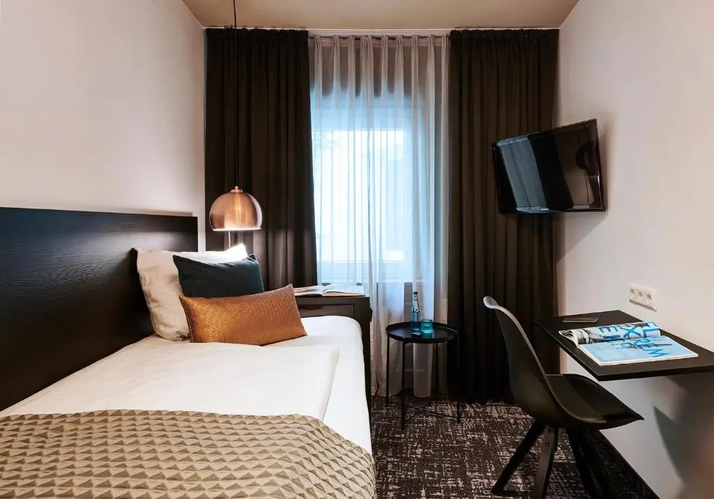Economy room