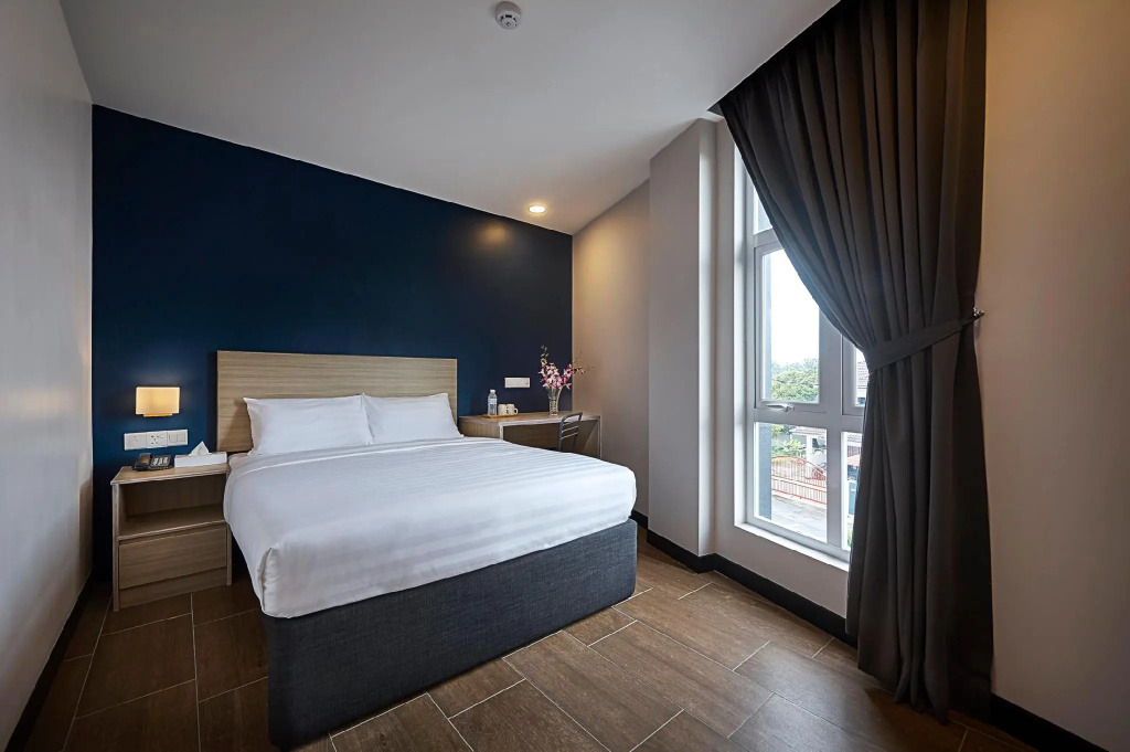Superior Double room (full double bed)