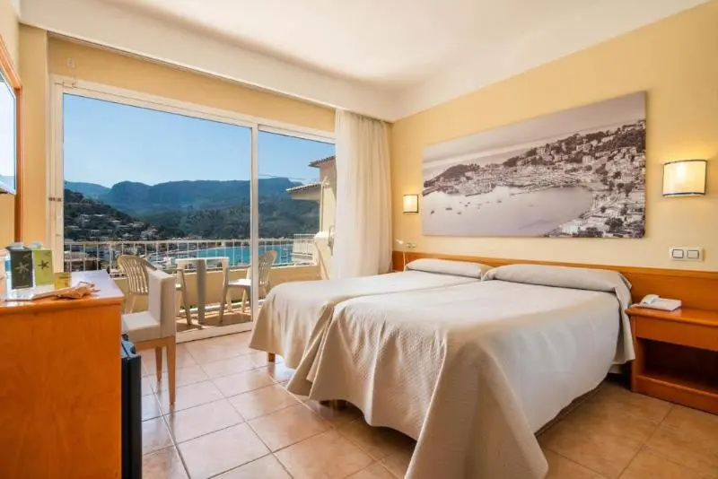 Superior Double room with sea view (full double bed)