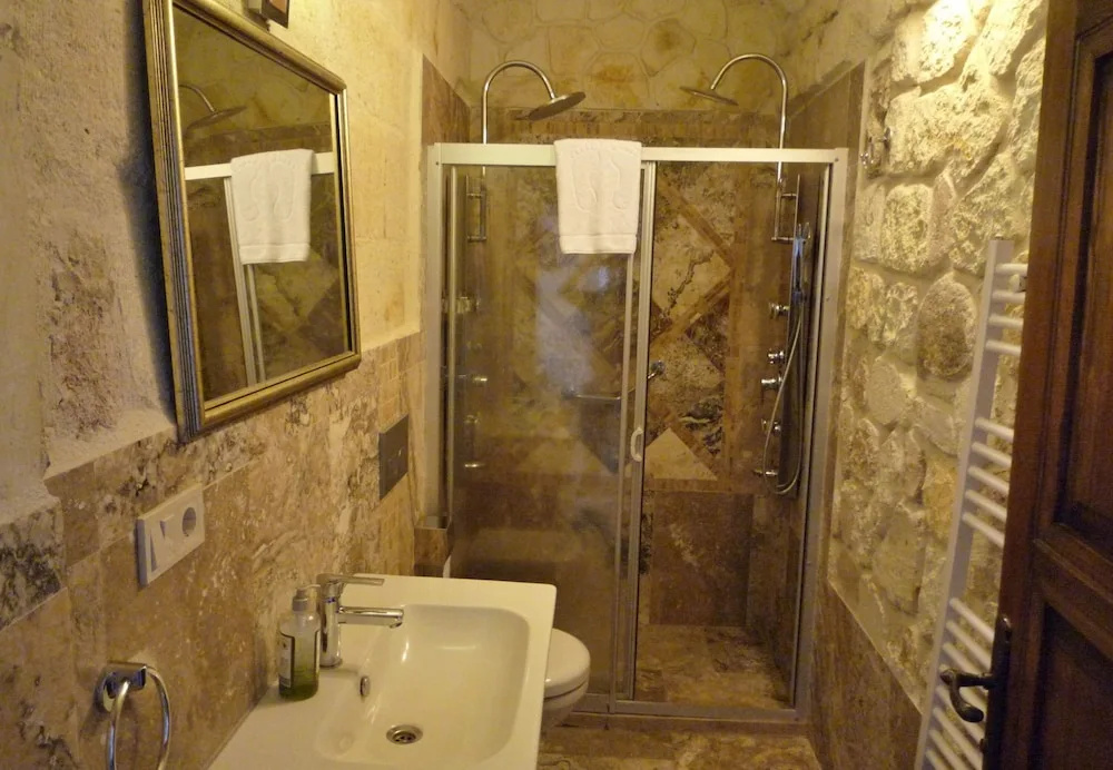 Deluxe Double Suite (twin beds)