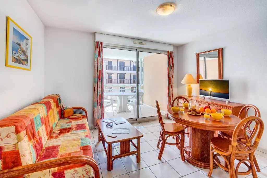 1 Bedroom Apartment with sea view