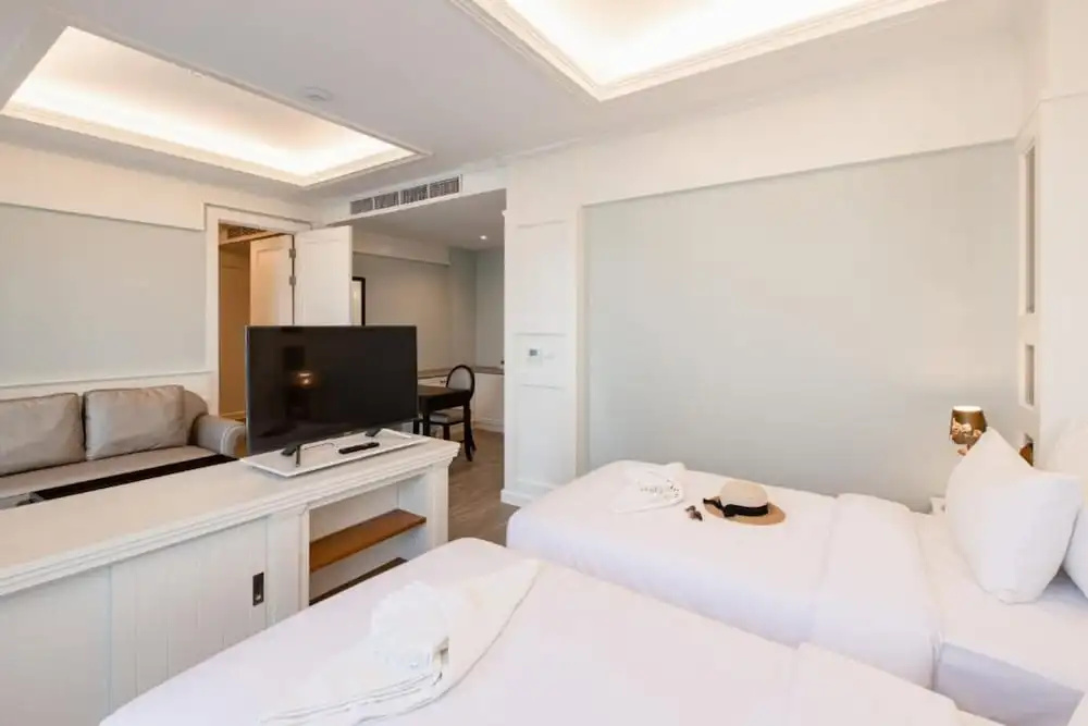Premier Double Suite with balcony (twin beds)