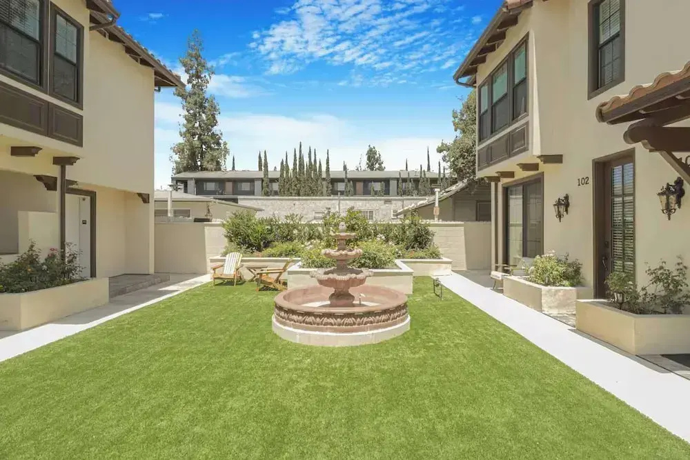 Stylish Pasadena Stay Near Old Town Rose Bowl