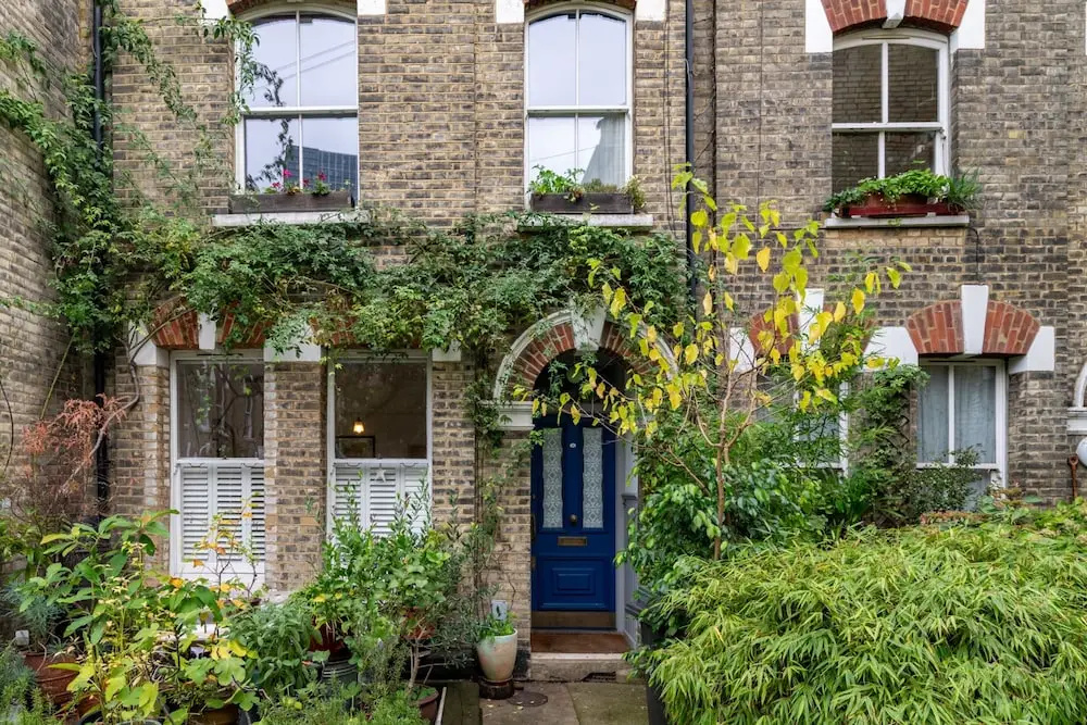Beautiful Two Bed Abode In South West London