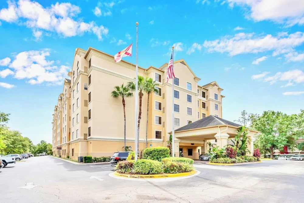 1BR Condo Near Universal Studio With Hot Tub w Pool