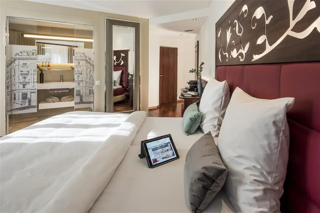 Double room (full double bed)