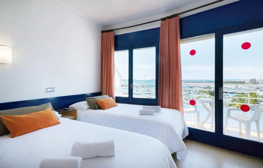 Hotel & Diving les Illes - Chambres