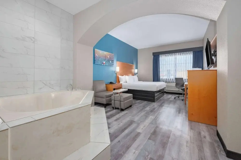 La Quinta Inn & Suites by Wyndham Alvarado - Chambres