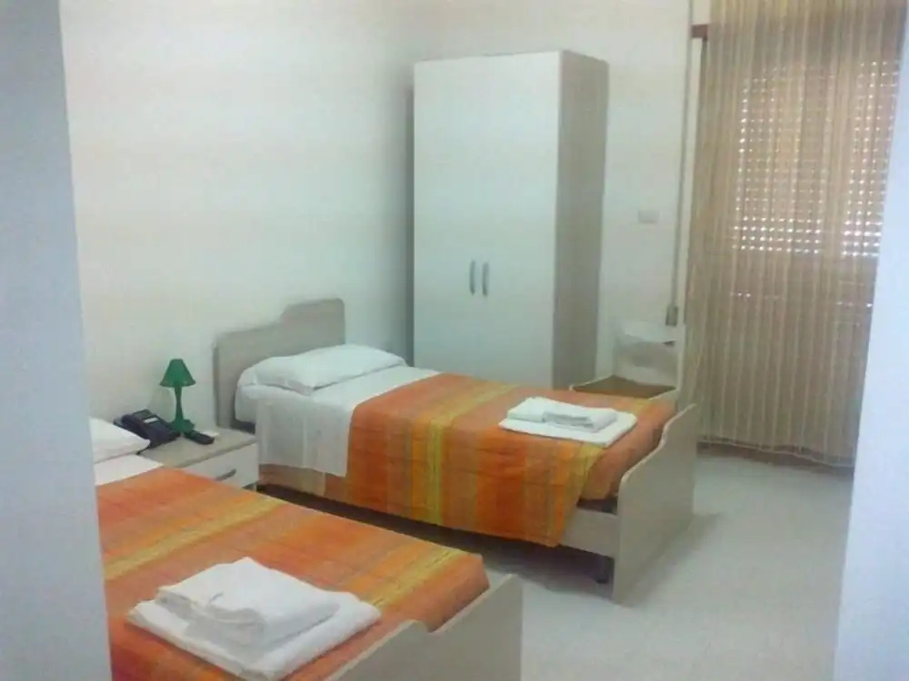 Economy room