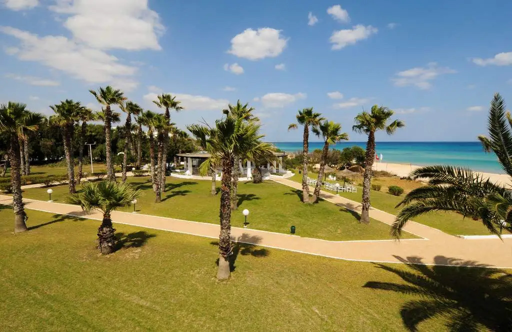 Beach & Waterfront