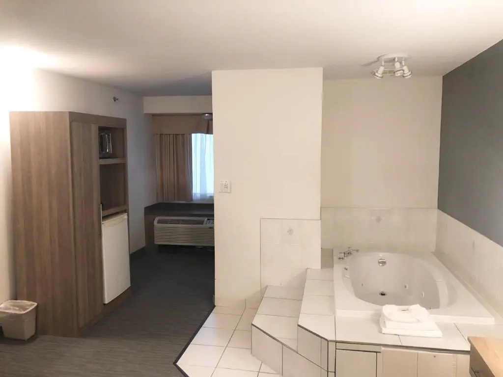 Days Inn & Suites by Wyndham Niagara Falls Centre St. By the Falls - Chambres
