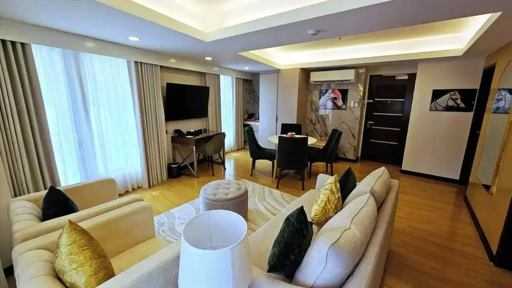 2 Bedrooms Deluxe Suite with balcony