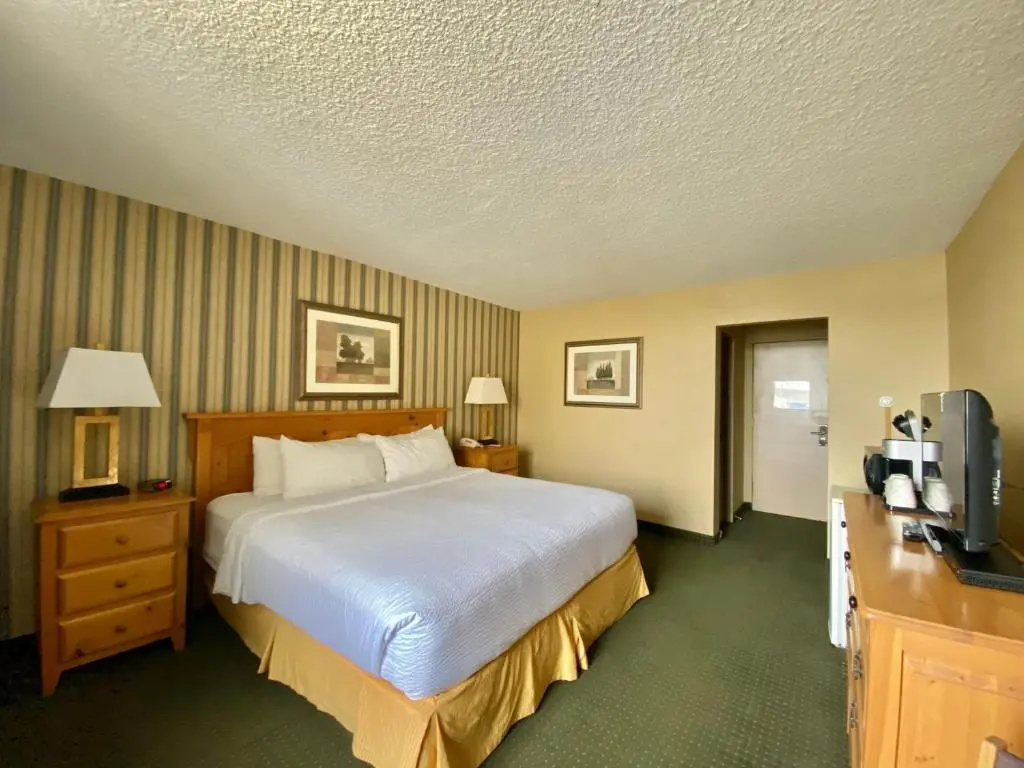 Ramada by Wyndham Whitecourt - Chambres
