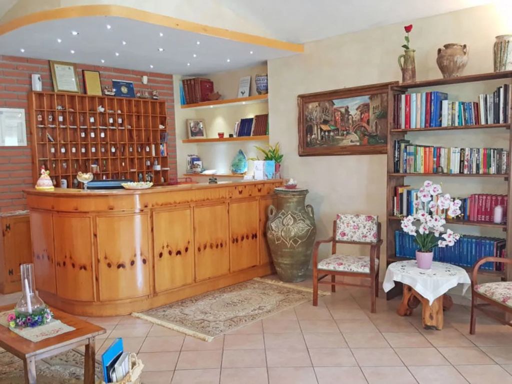 Lobby & Reception