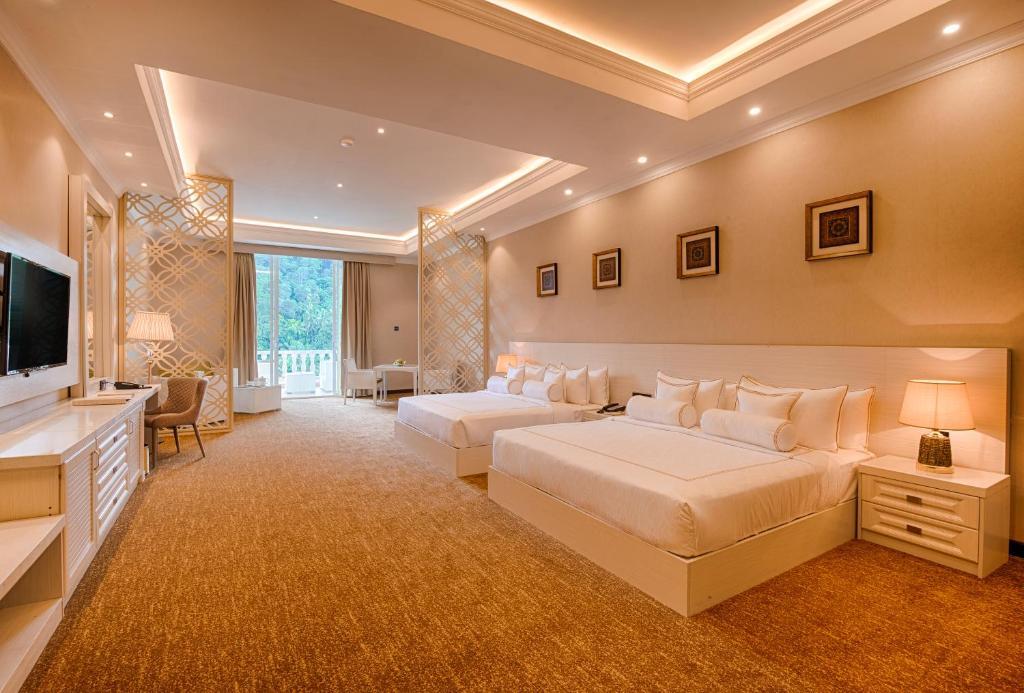 The Golden Crown Hotel