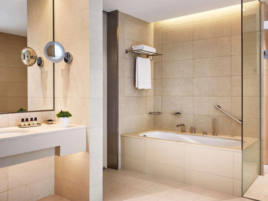 Отель Pullman Doha West Bay в Дохе