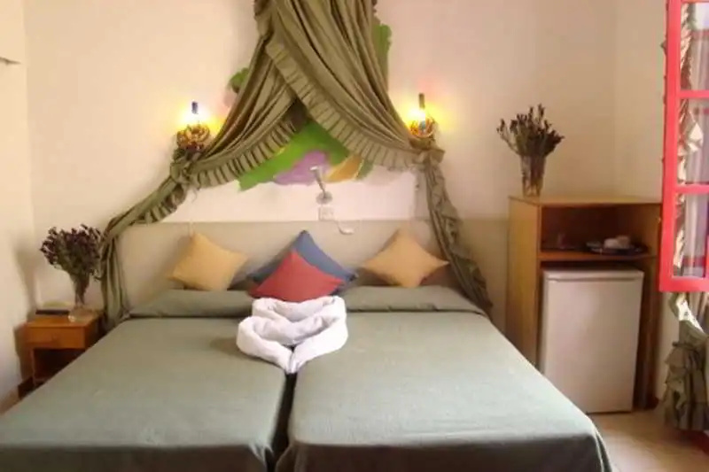 Kiniras Traditional Hotel & Restaurant - Chambres