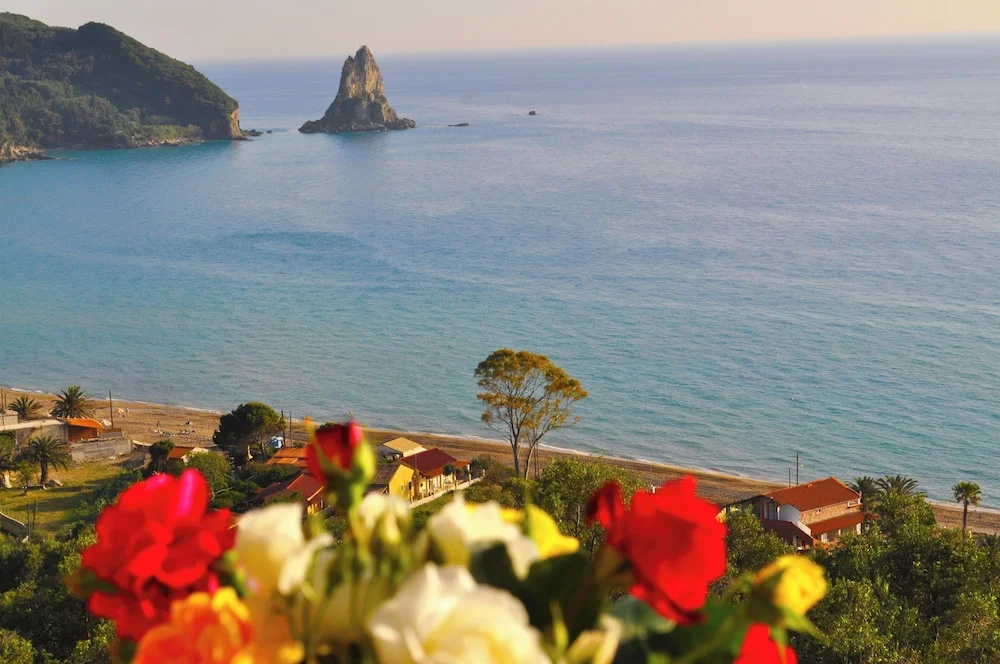 Apartments With Pool "maria" on Agios Gordios Beach