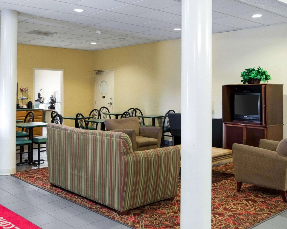 Lobby & Reception