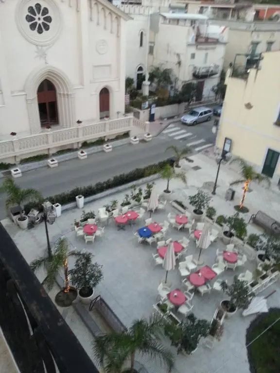 Appartamento di pregio In Piazza Durante Letojanni Taormina