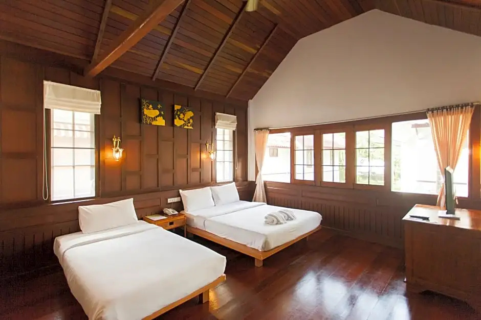 Deluxe Double room (full double bed)