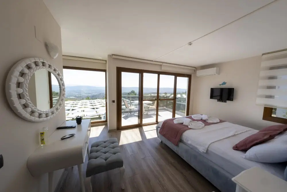 Balcony & Terrace