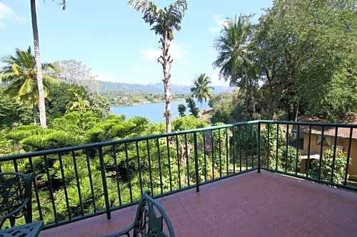 Oruthota Chalets