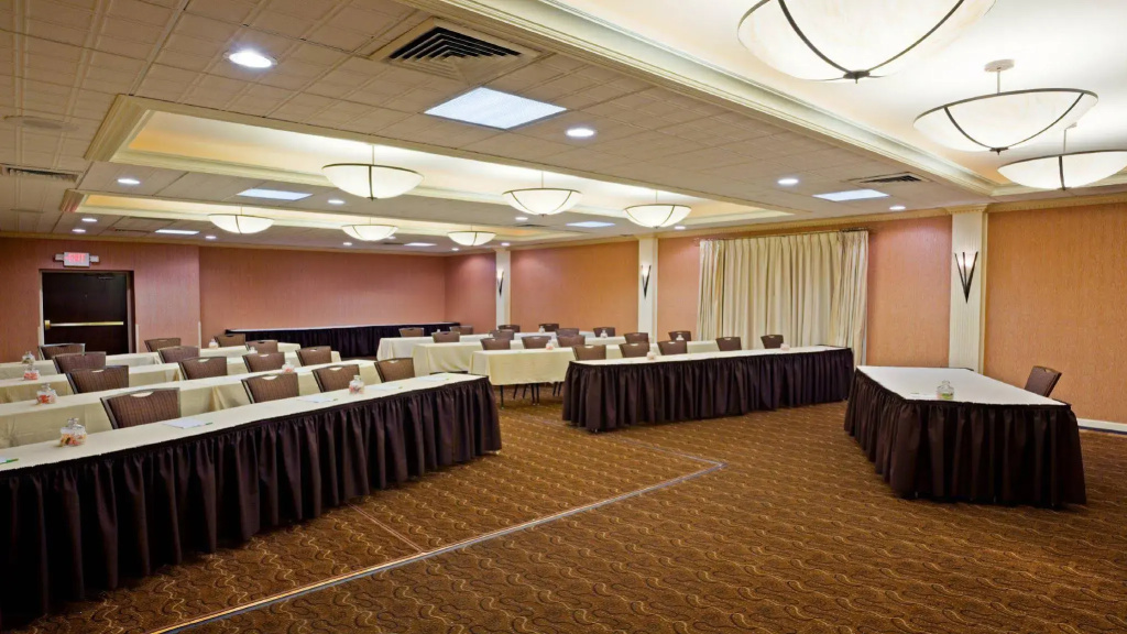 Holiday Inn & Suites Parsippany Fairfield by IHG - Général