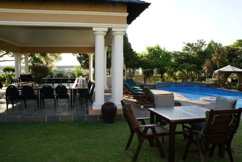 Attache Guest Lodge