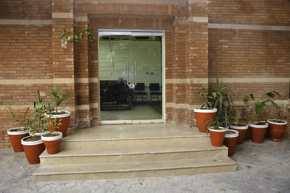 Lobby & Reception