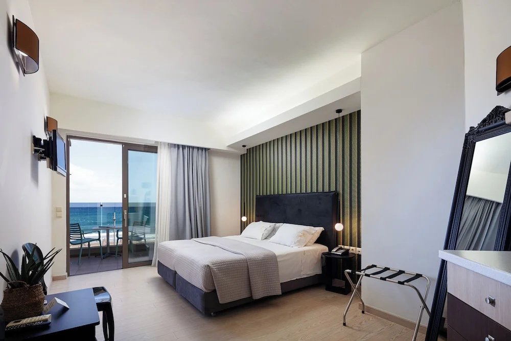 Executive Studio with balcony and with sea view