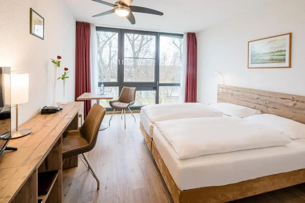 Standard Double room with river view (full double bed)