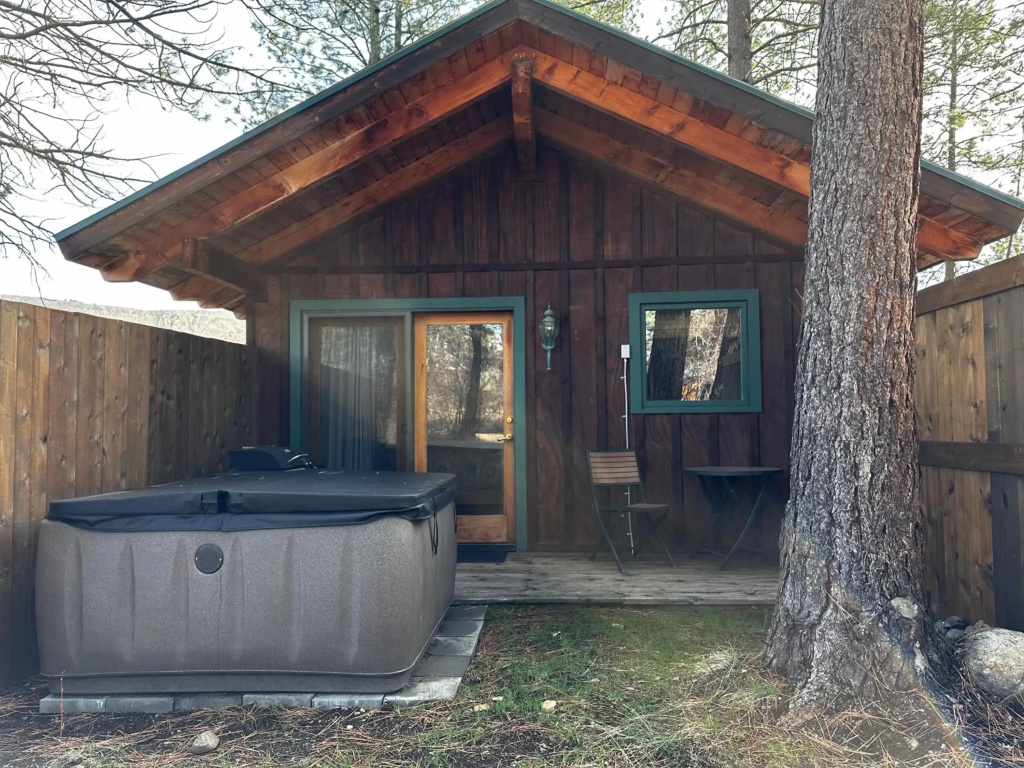 Chewuch Inn and Cabins