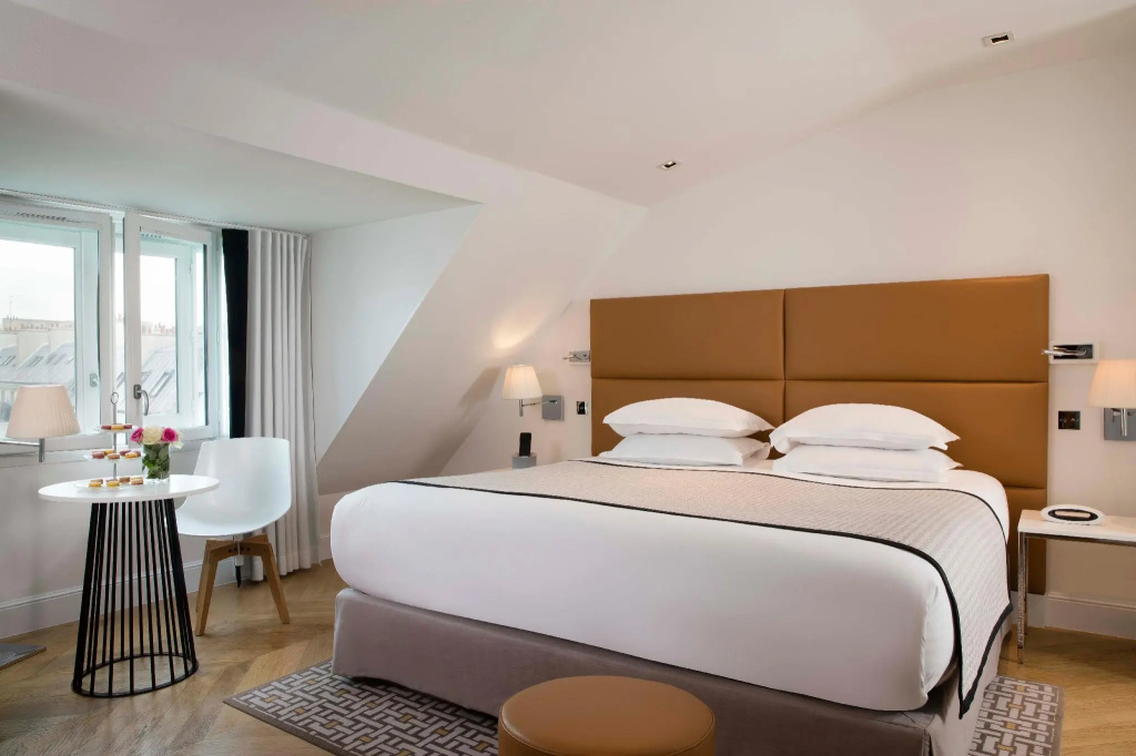 Hotel R de Paris 100