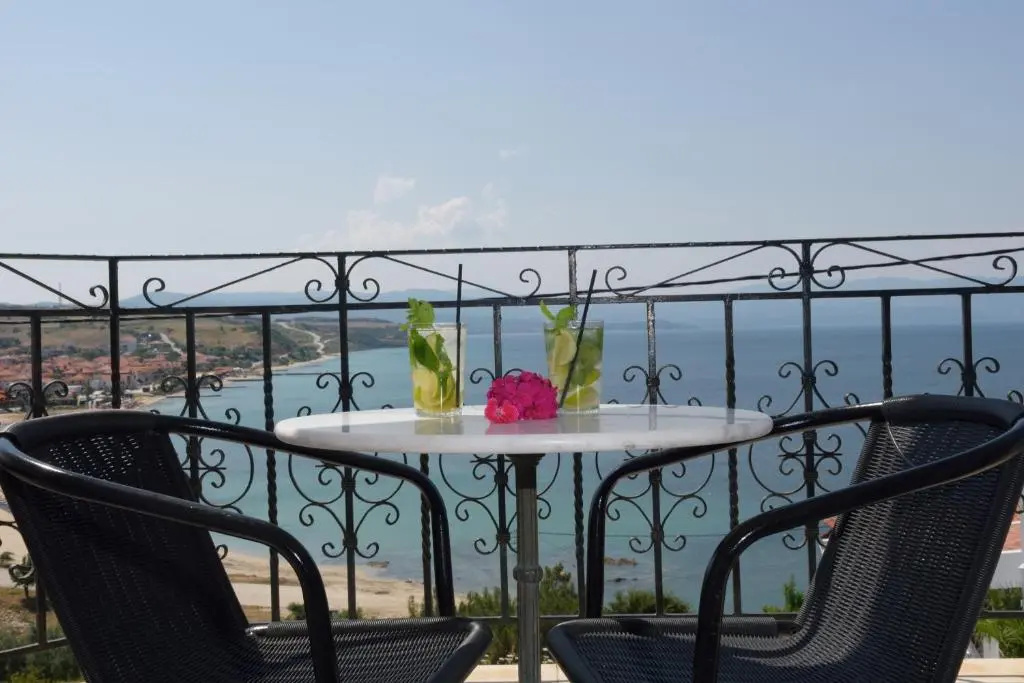 Balcony & Terrace