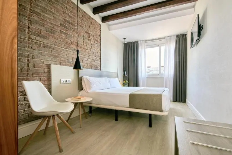 Double room (full double bed)