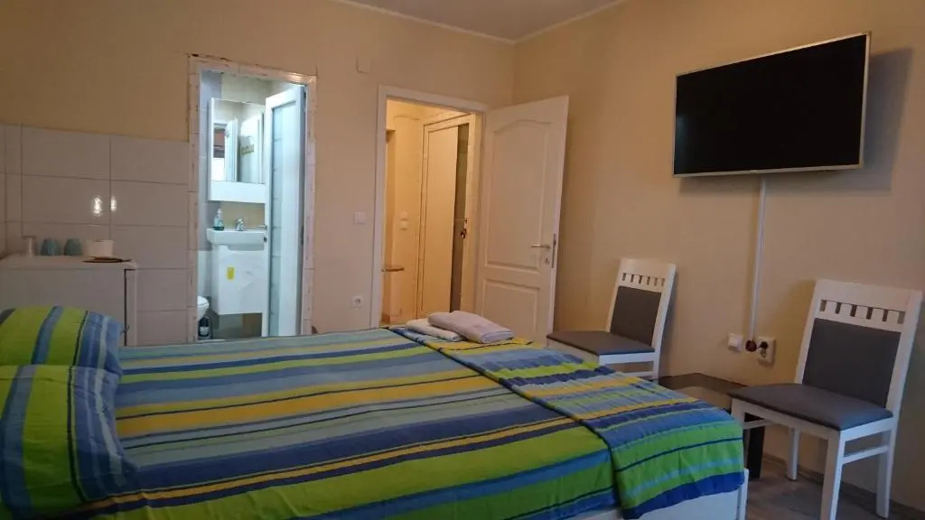 Standard Double room with mountain view (full double bed)