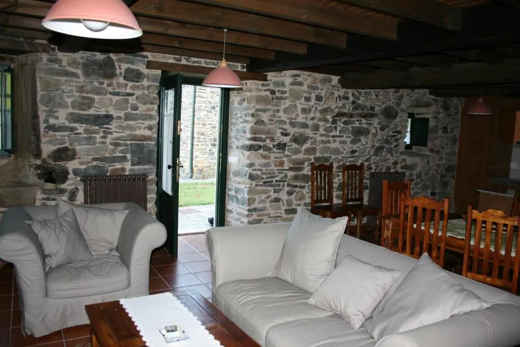 3 Bedrooms Apartment