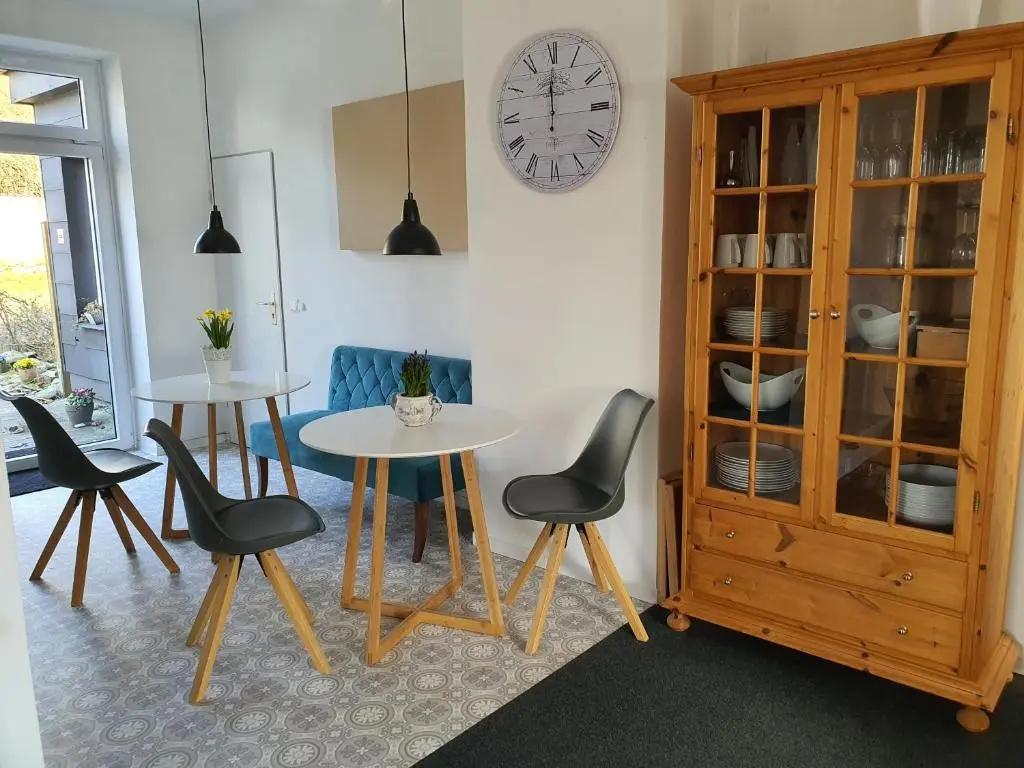 Economy room