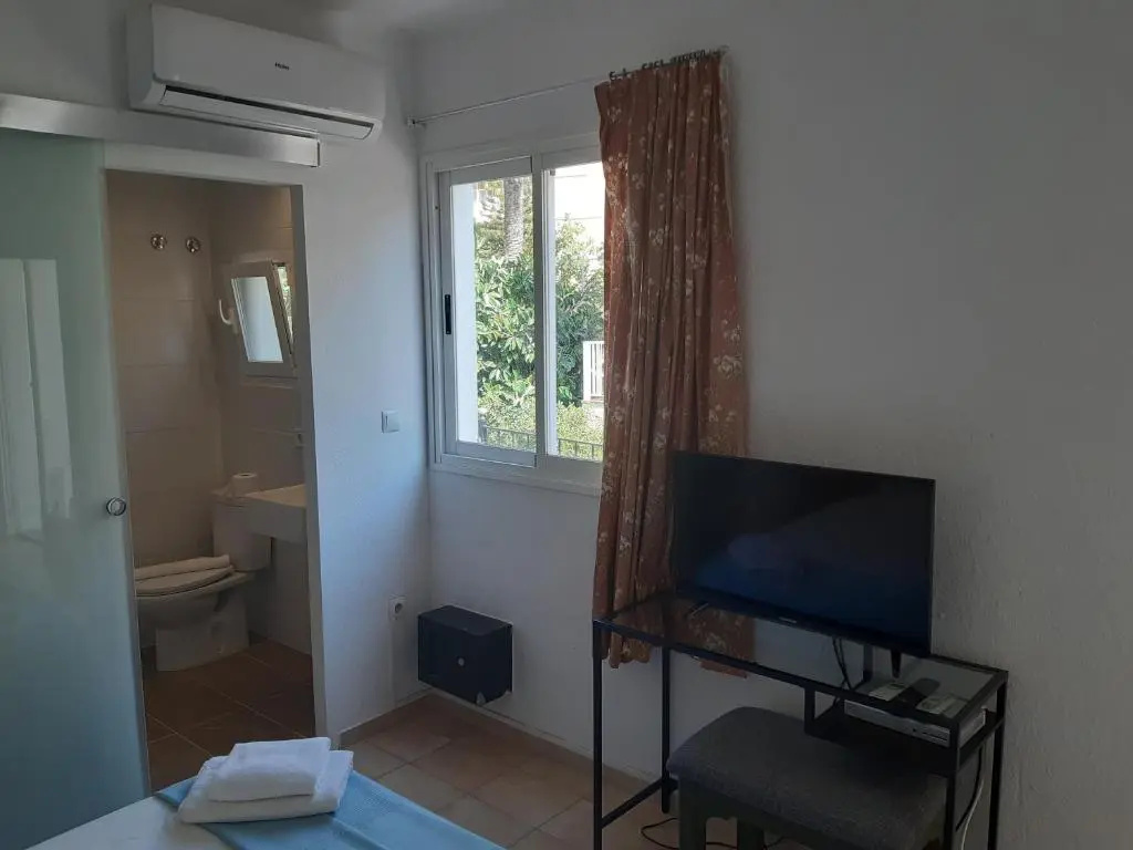 Economy room