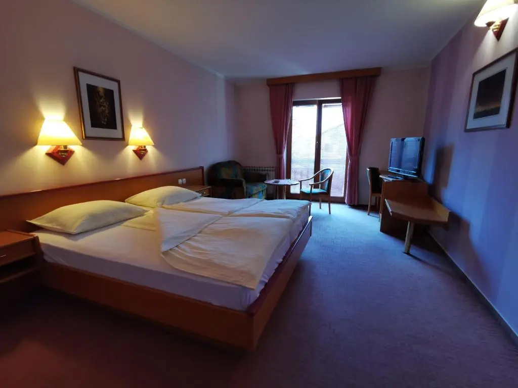 Standard Double room (full double bed)