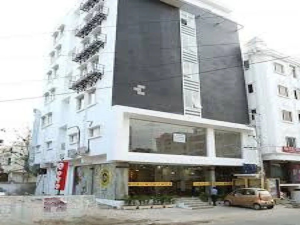 Room-economy Ac Room Near Inorbit Mall M