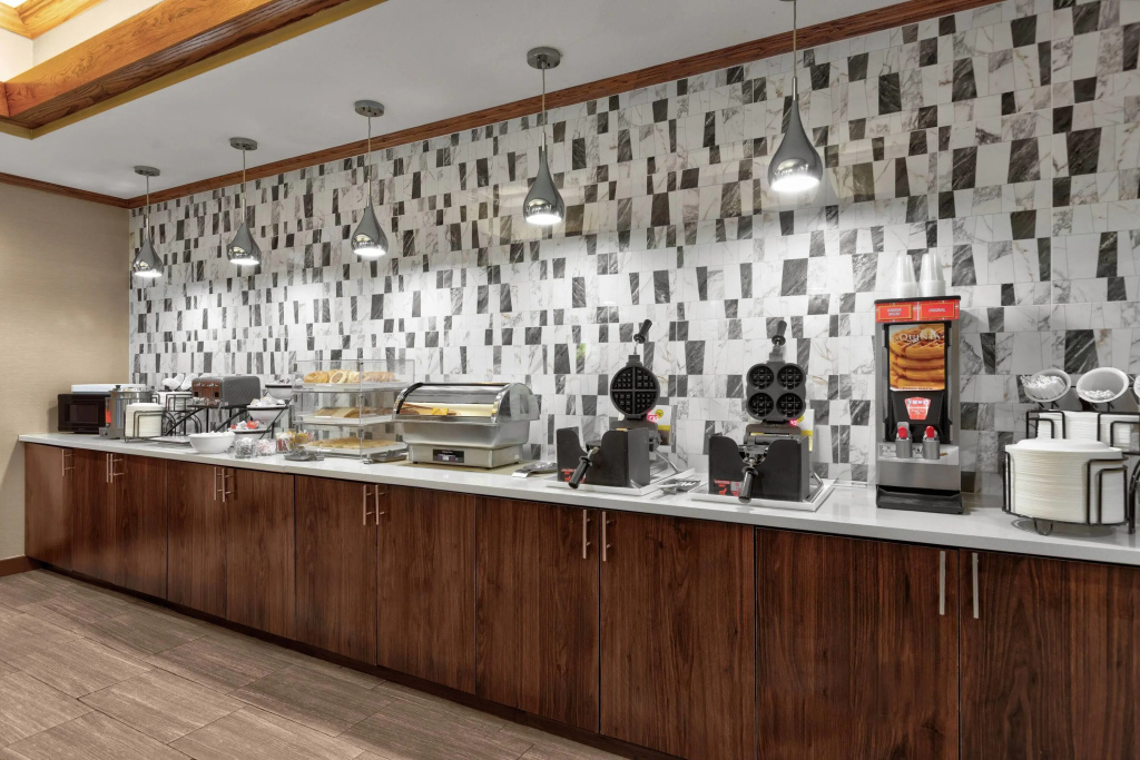 La Quinta Inn & Suites by Wyndham Midwest City - Tinker AFB - Général