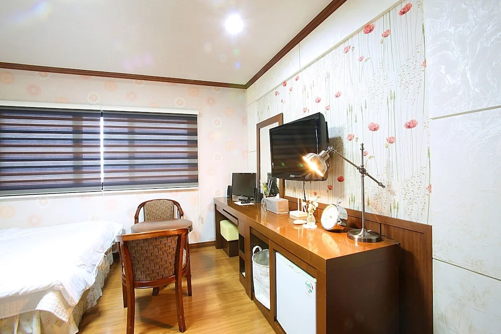 Standard Double Family room (twin beds)